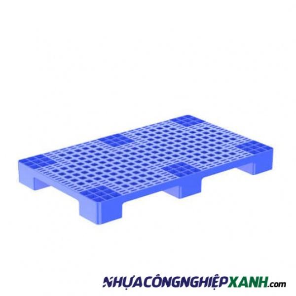 Pallet nhựa đơn 600x1000x100mm màu xanh dương